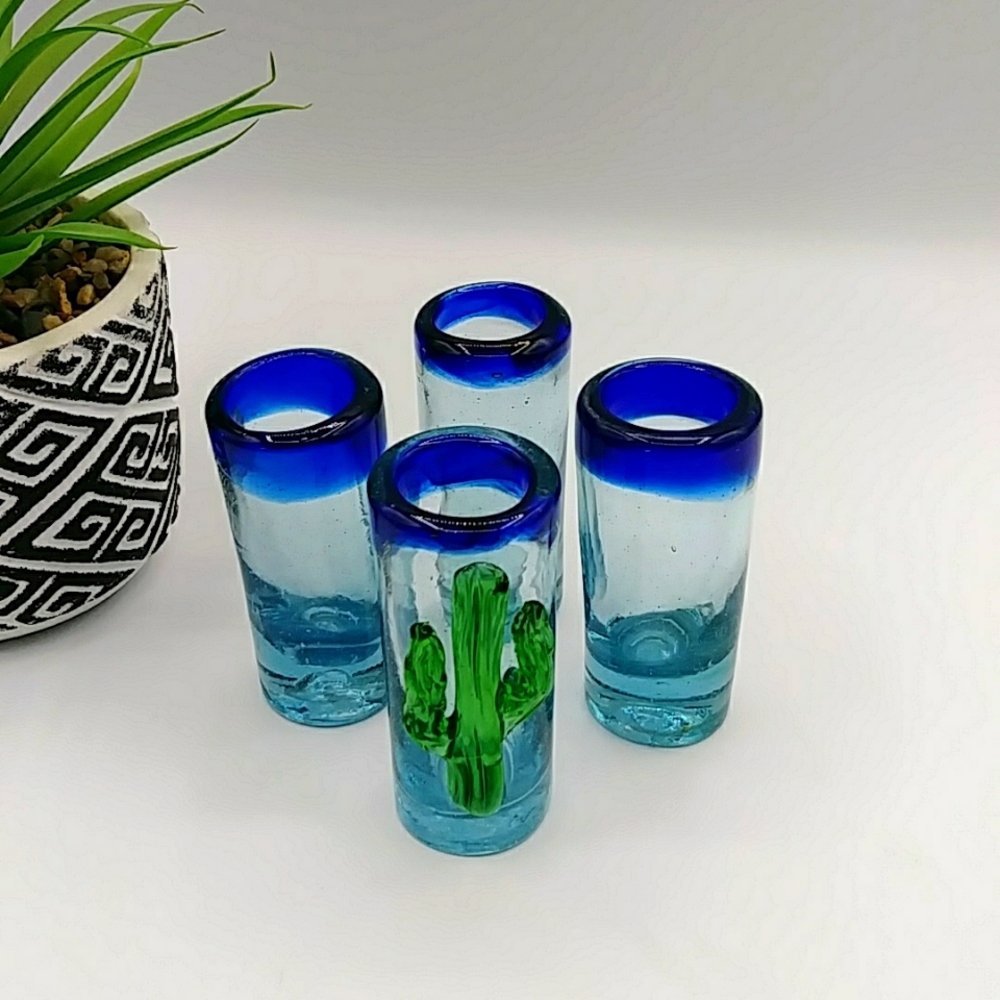 🦋HP! 4 Mexican Shot Glasses Hand Blown with Cobalt Blue Trim.
